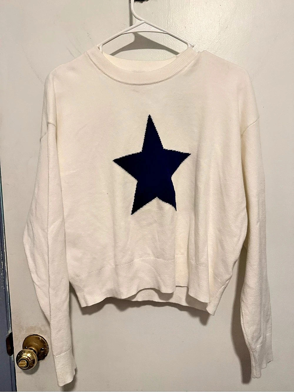 Honey Peach Star Graphic Sweatshirt in White Size Medium